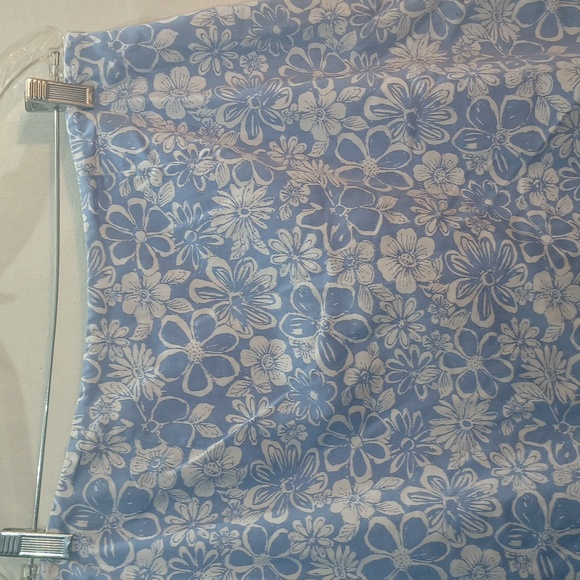 Koret Women's Skort Size Large Petite Blue White Floral Scalloped Hem Detail - Picture 2 of 4